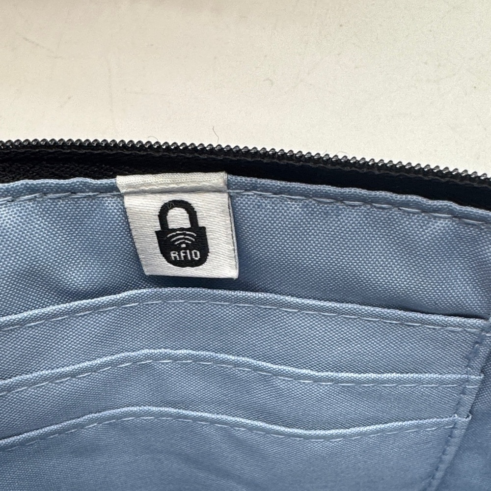 Baggallini Black Patterned Wristlet - image 7